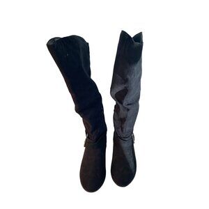 Womens Black Knee-High Boots With Side Zipper & Buckle Detail Size 8M
